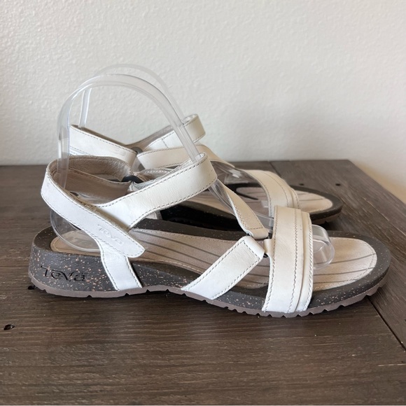 Teva Cabrillo Leather Crossover Sandal for Women Ivory Color Size 9 - Picture 12 of 15